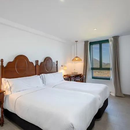 Hotel Tugasa Arco De La 2*